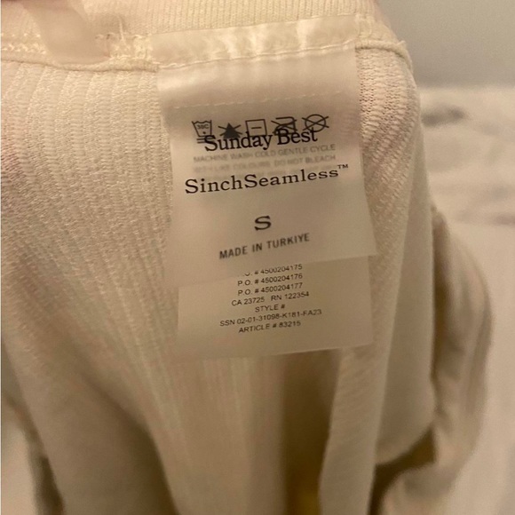 SinchSeamless™ Scoopneck rubbed Longsleeve Bodysuit from Aritzia size small - Picture 6 of 6